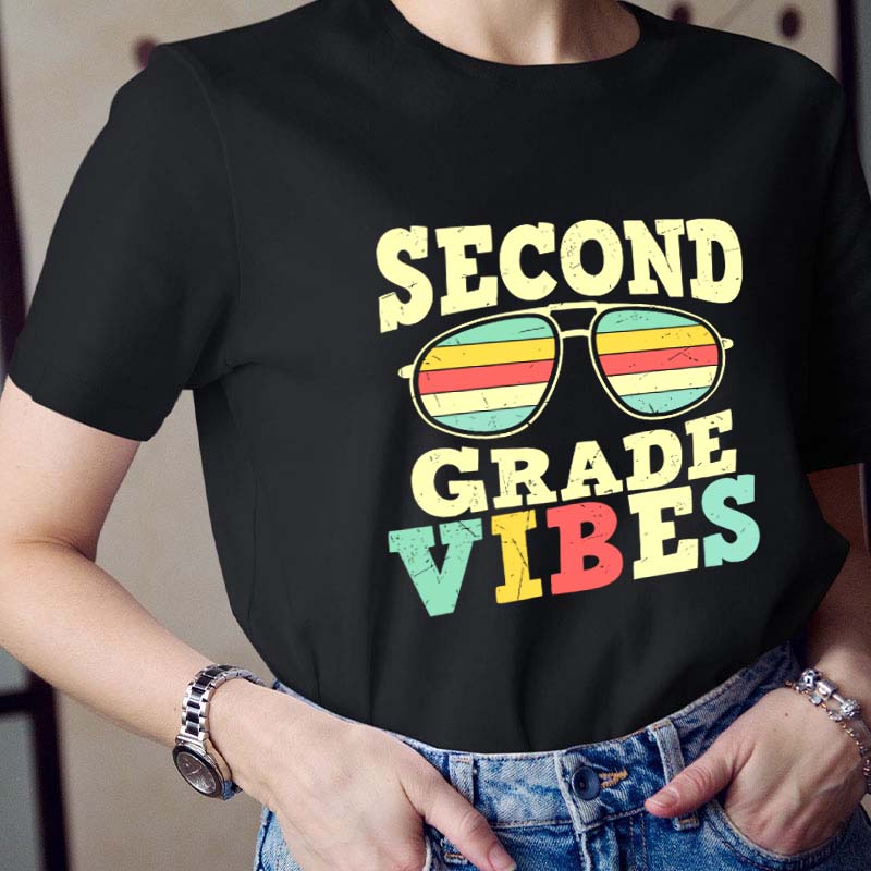 Personalized Grade Vintage Sunglasses Teacher T-Shirt