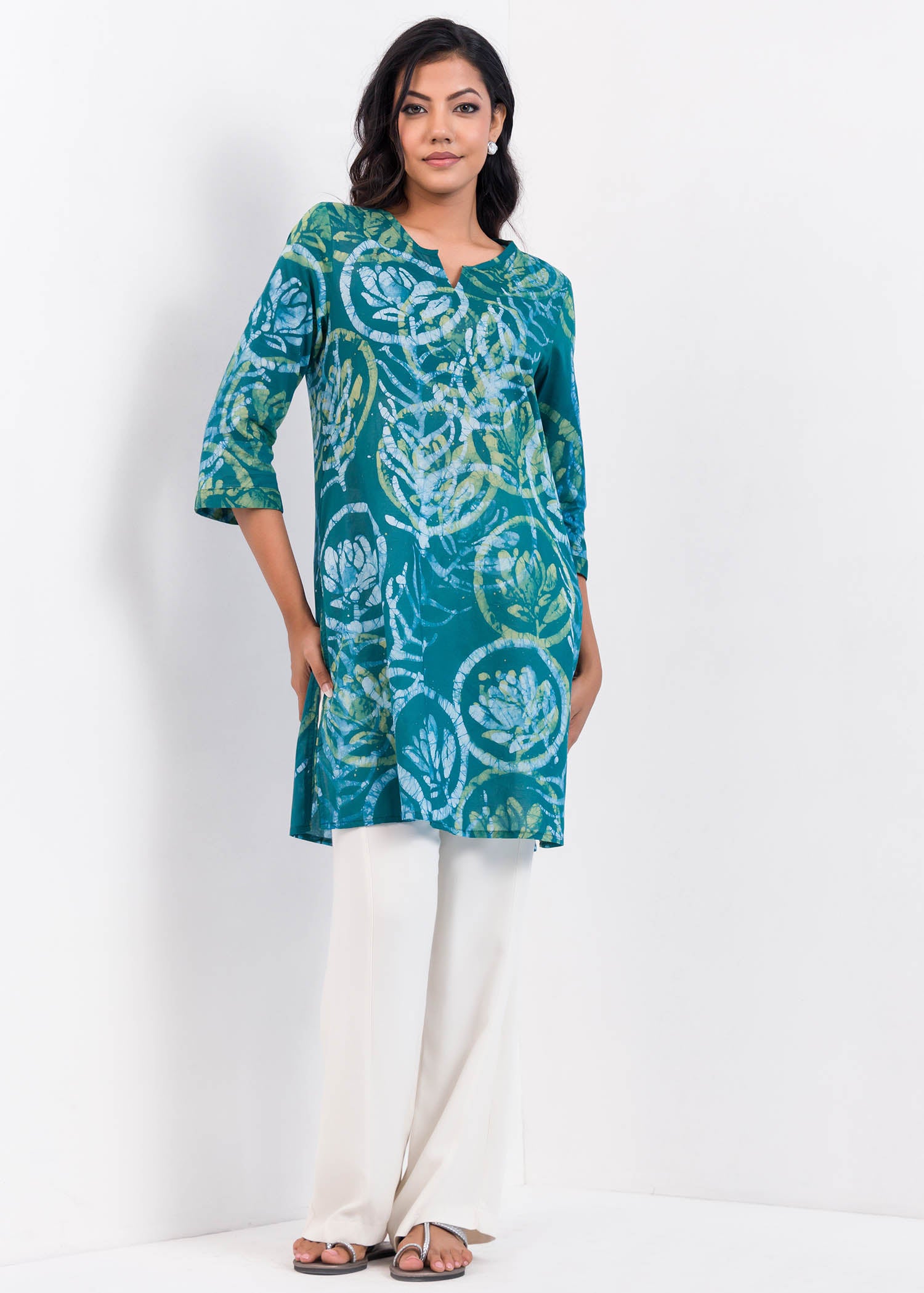 Floral detailed short batik kurtha top