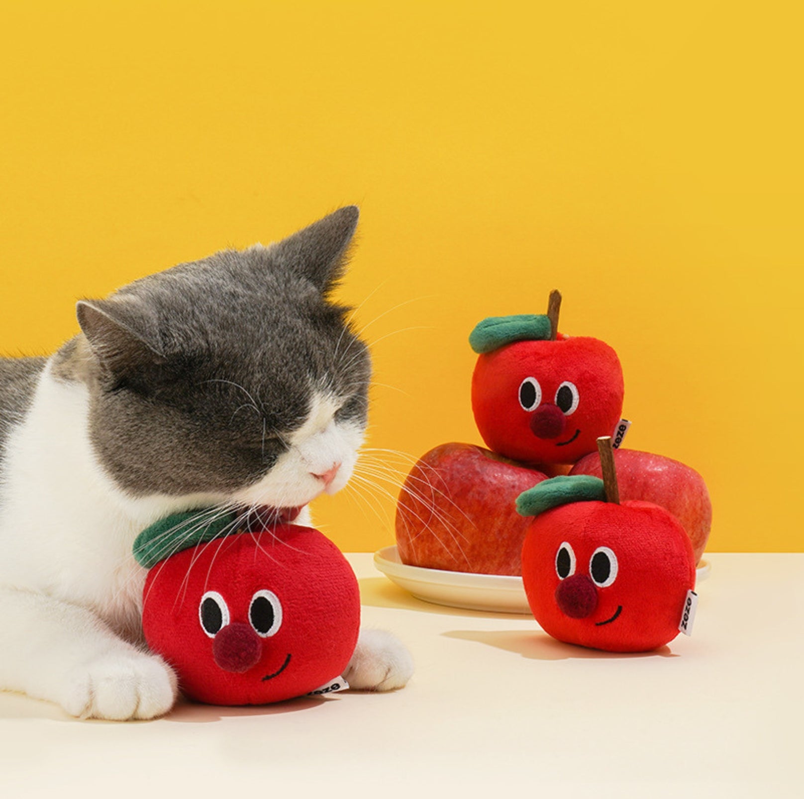 Apple-Shaped Polygonum Cat Toy