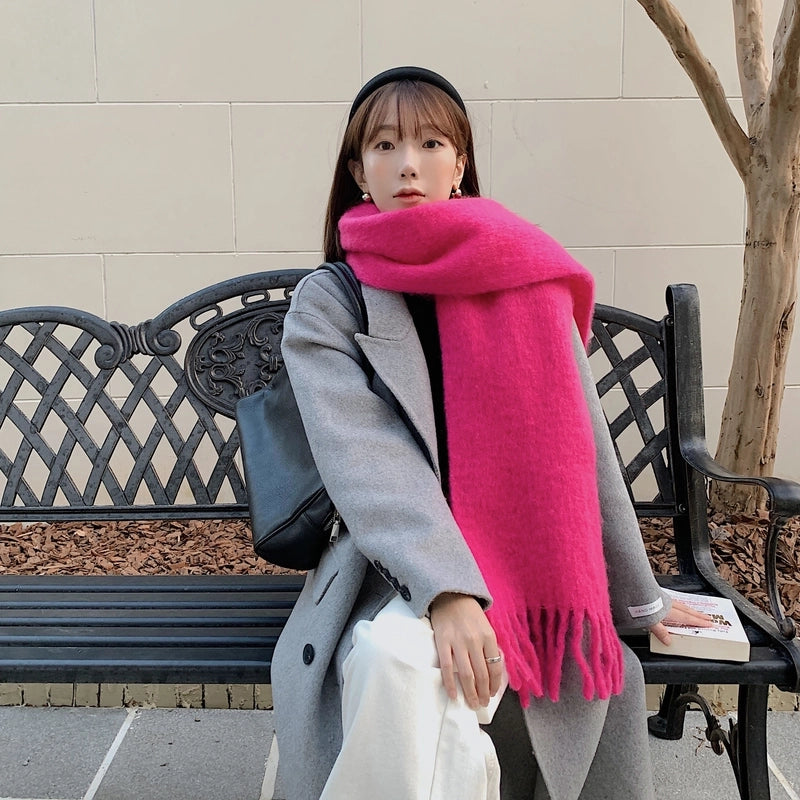 Women's Casual Minimalist Streetwear Solid Color Polyester Tassel Scarf