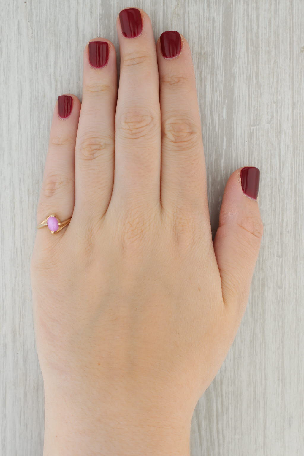 Lab Created Star Ruby Cabochon Solitaire Bypass Ring 14K Yellow Gold Ring Size 6