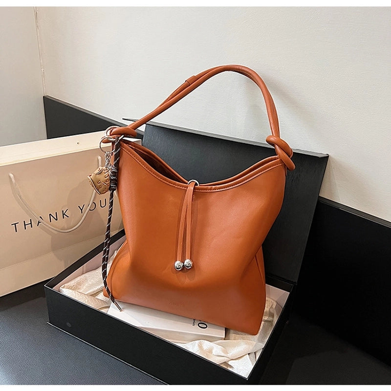 Women's Pu Leather Solid Color Basic Sewing Thread Bucket Hook Loop Shoulder Bag Bucket Bag