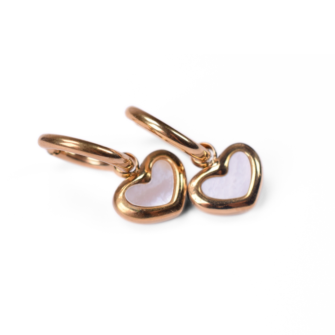 Heart framed shell hoop - Gold