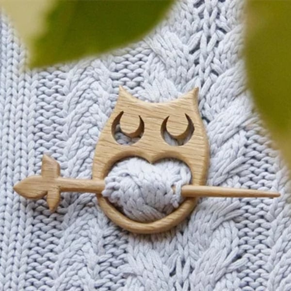 Brooch Pin With Wooden Animal Pattern