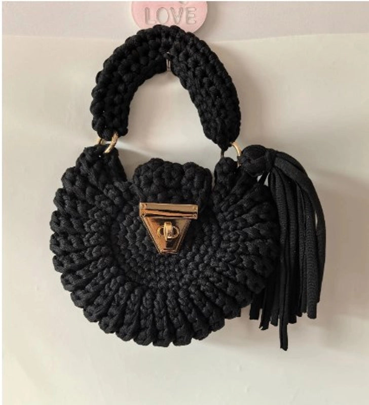 Women's Small Polyester Solid Color Streetwear Tassel Round Open Handbag