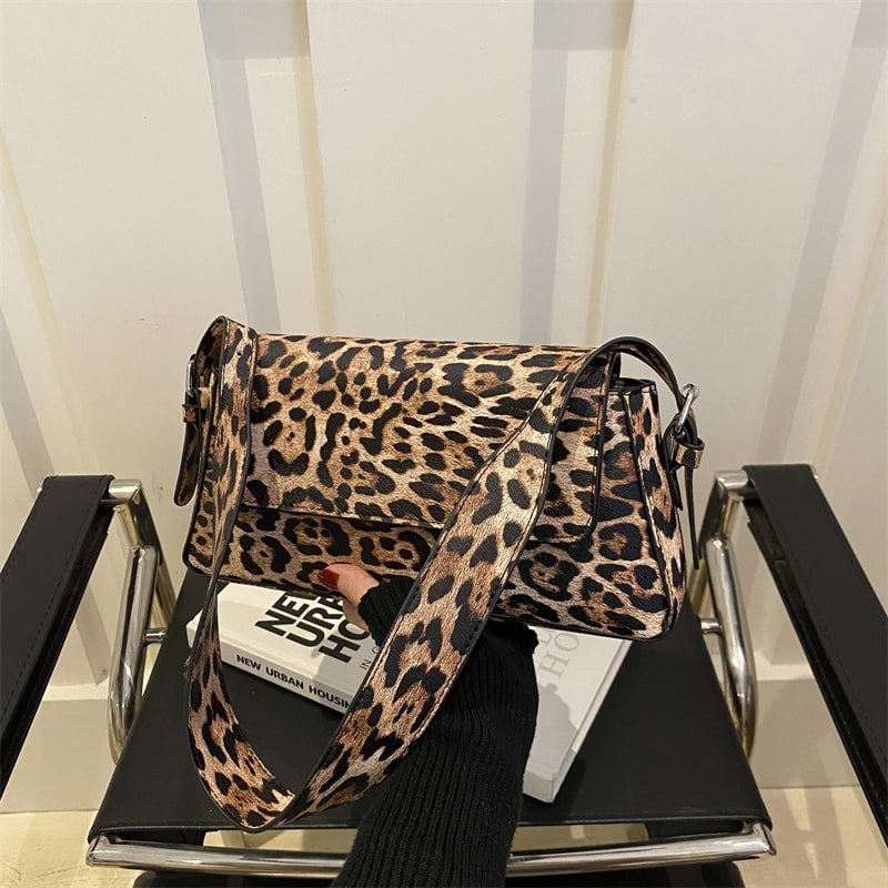 Women's Pu Leather Leopard Streetwear Square Magnetic Buckle Shoulder Bag