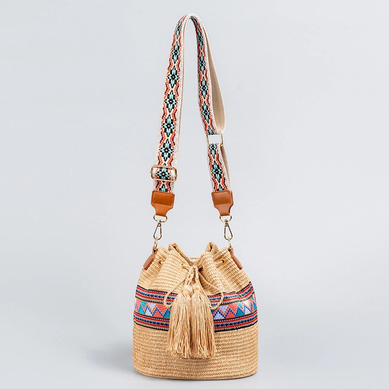 Women's Medium Polyester Straw Geometric Solid Color Vacation Ethnic Style Weave Bucket String Bucket Bag