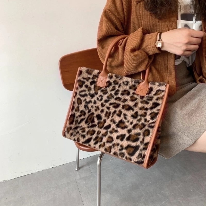 Women's Medium All Seasons Plush Basic Handbag