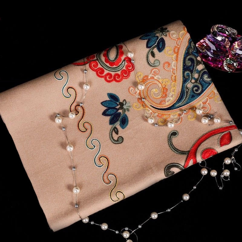 Women's Minimalist Flower Imitation Cashmere Embroidery Scarf
