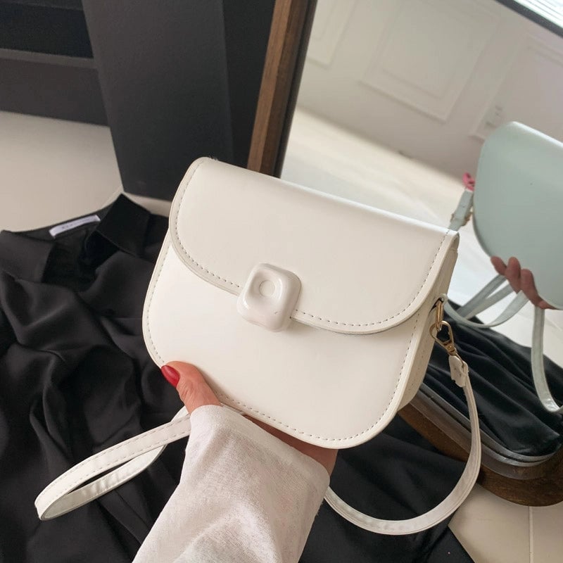 Women's Pu Leather Solid Color Streetwear Semicircle Flip Cover Shoulder Bag Crossbody Bag