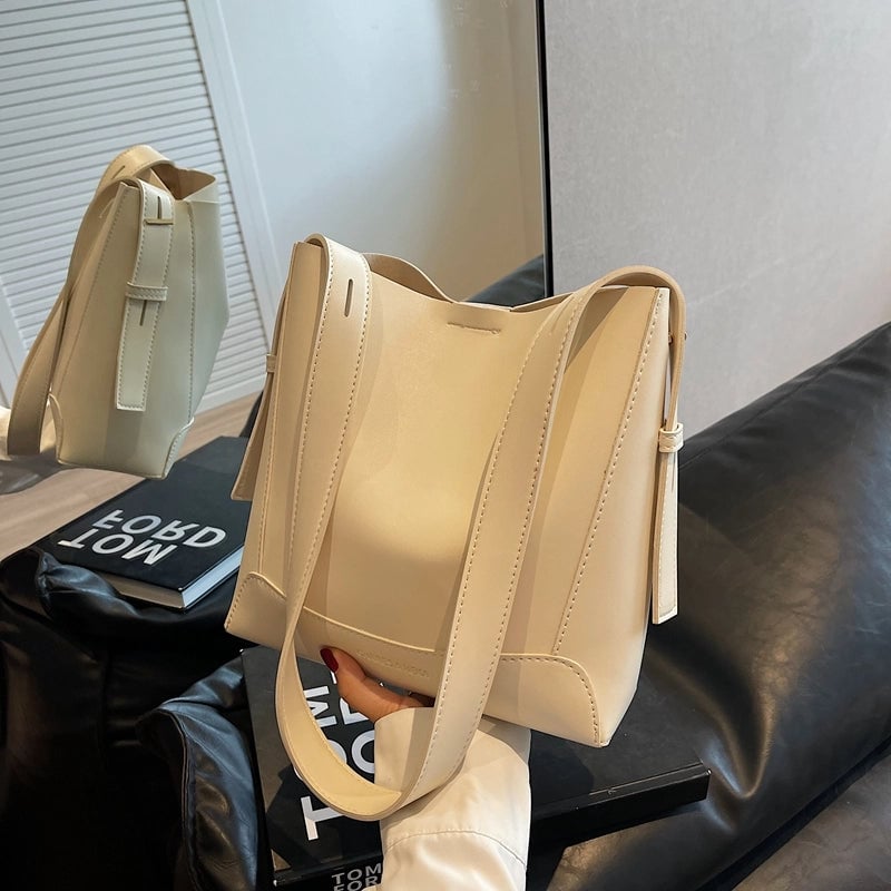Women's All Seasons Pu Leather Solid Color Classic Style Bucket Magnetic Buckle Shoulder Bag