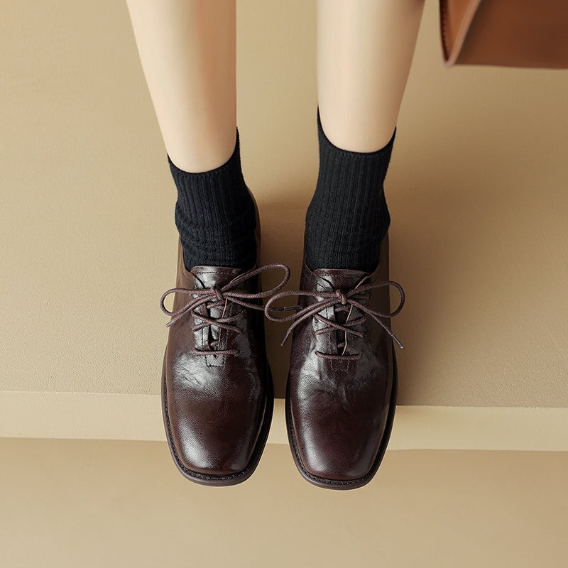 Retro Lace-Up Handmade Soft Leather Round Toe Oxford Shoes in Black/Brown