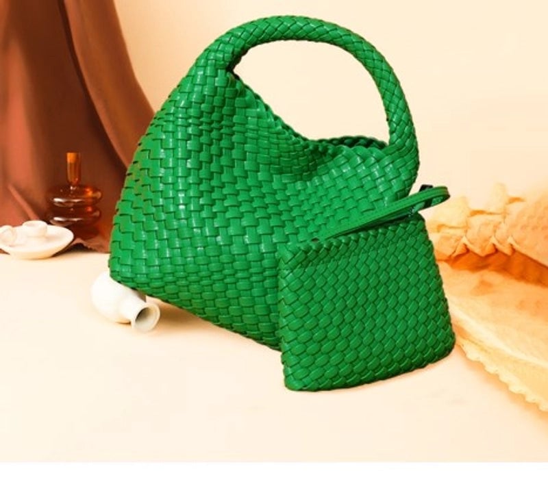 Women's Medium All Seasons Pu Leather Solid Color Classic Style Bucket Magnetic Buckle Shoulder Bag