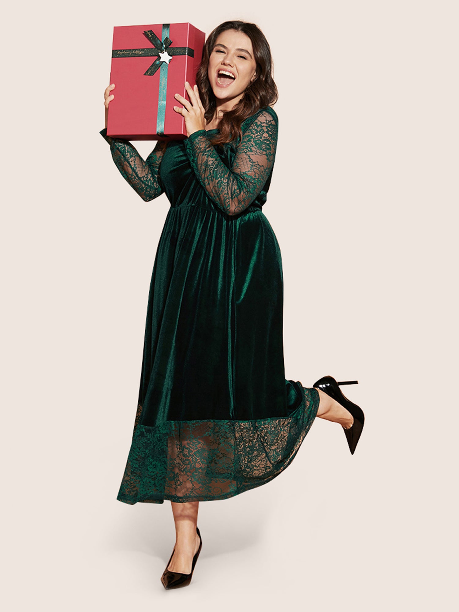 Solid Contrast Lace Pocket Round Neck Velvet Dress