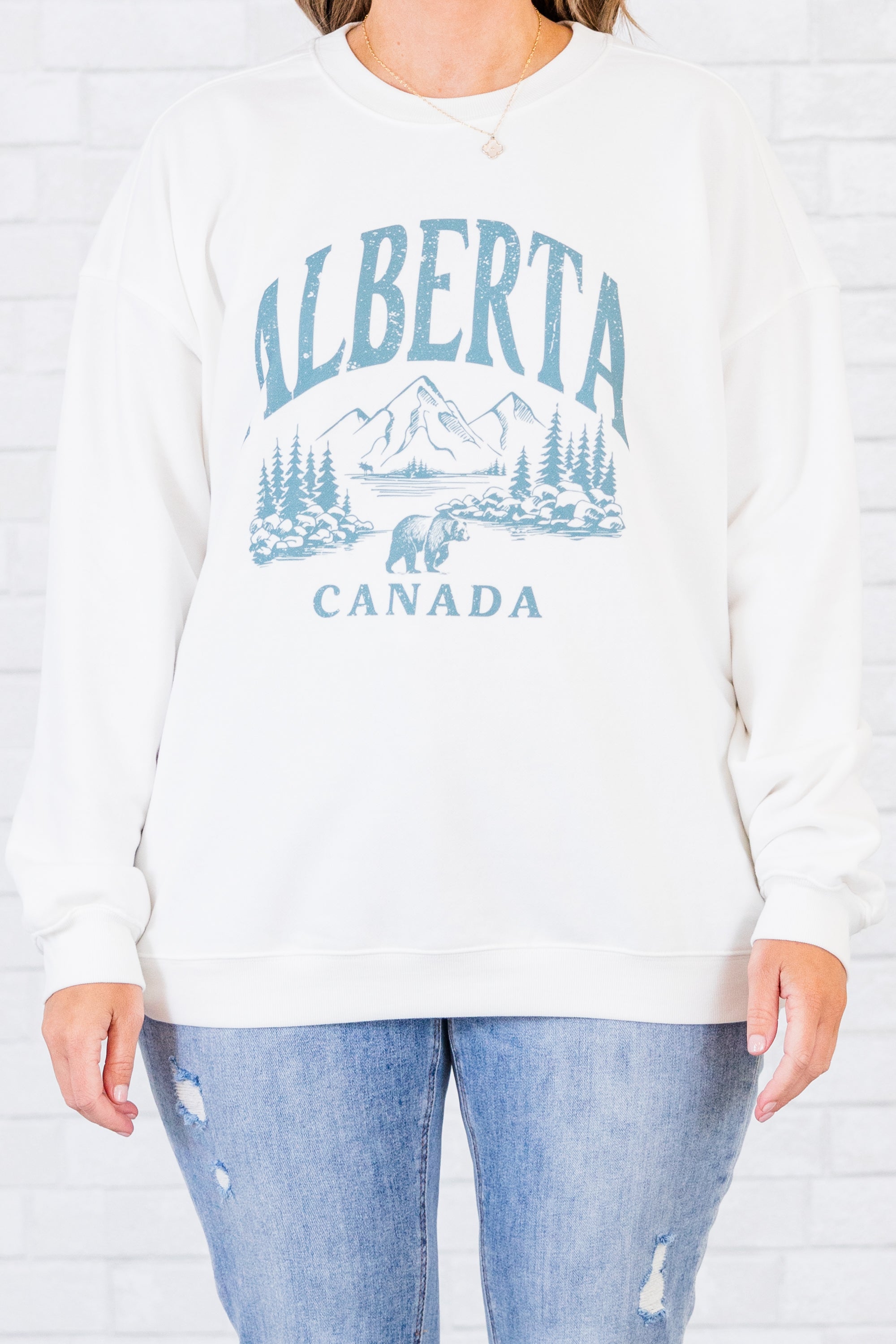 Northern Adventures Pullover. White