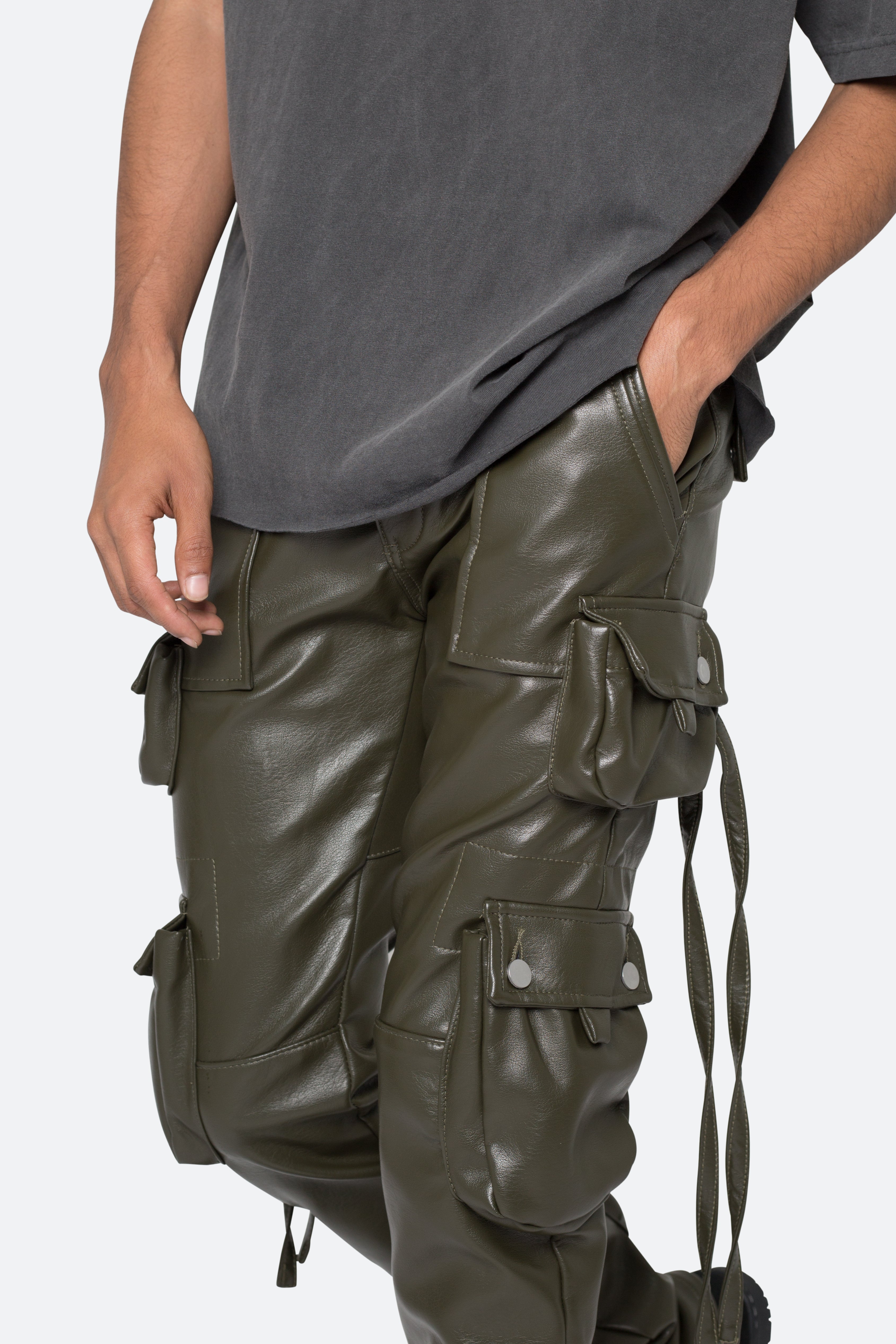 D152 Leather Cargo Pants - Olive