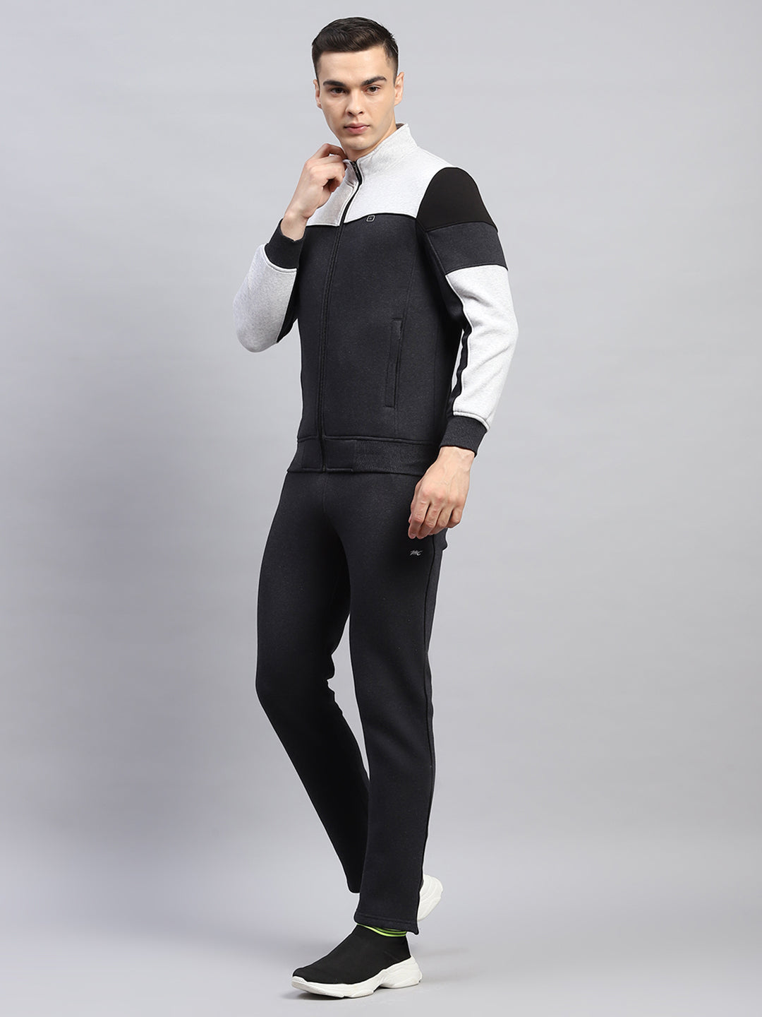 Men Black Solid Mock Neck Full Sleeve Winter Tracksuit