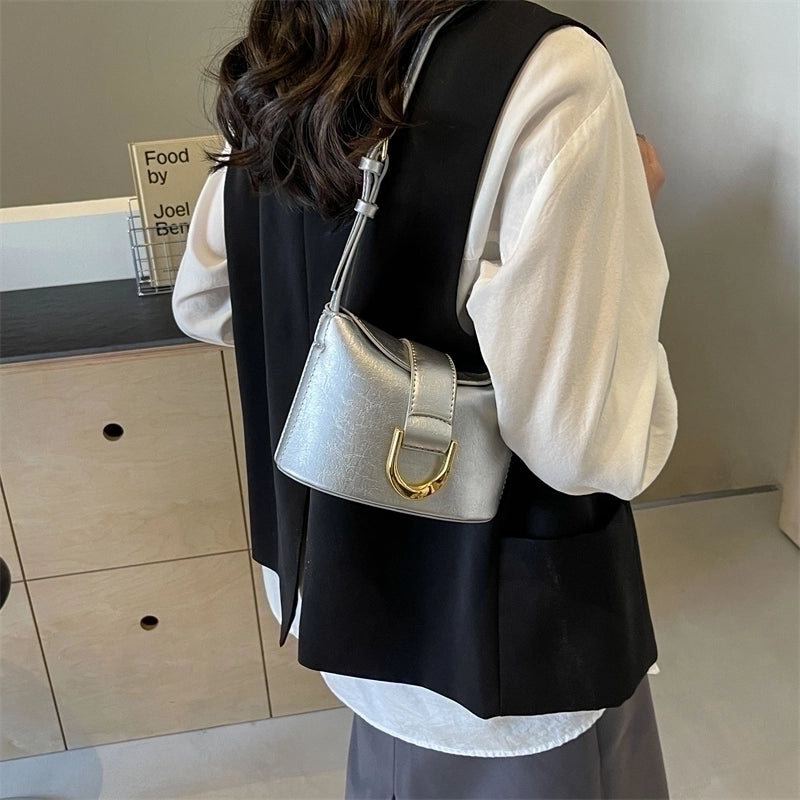 Women's Pu Leather Solid Color Classic Style Sewing Thread Magnetic Buckle Crossbody Bag