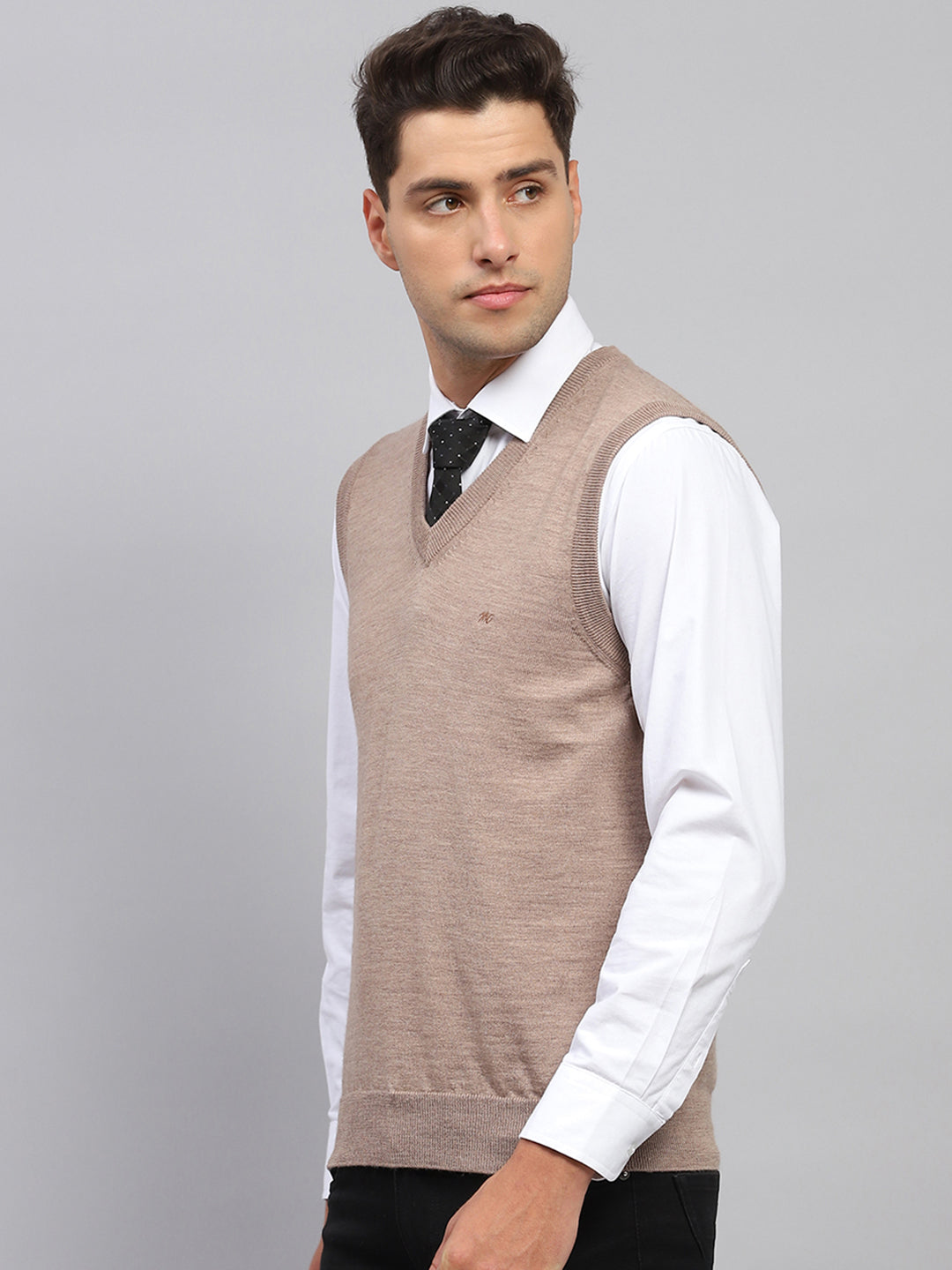 Men Beige Solid V Neck Sleeveless Sweater