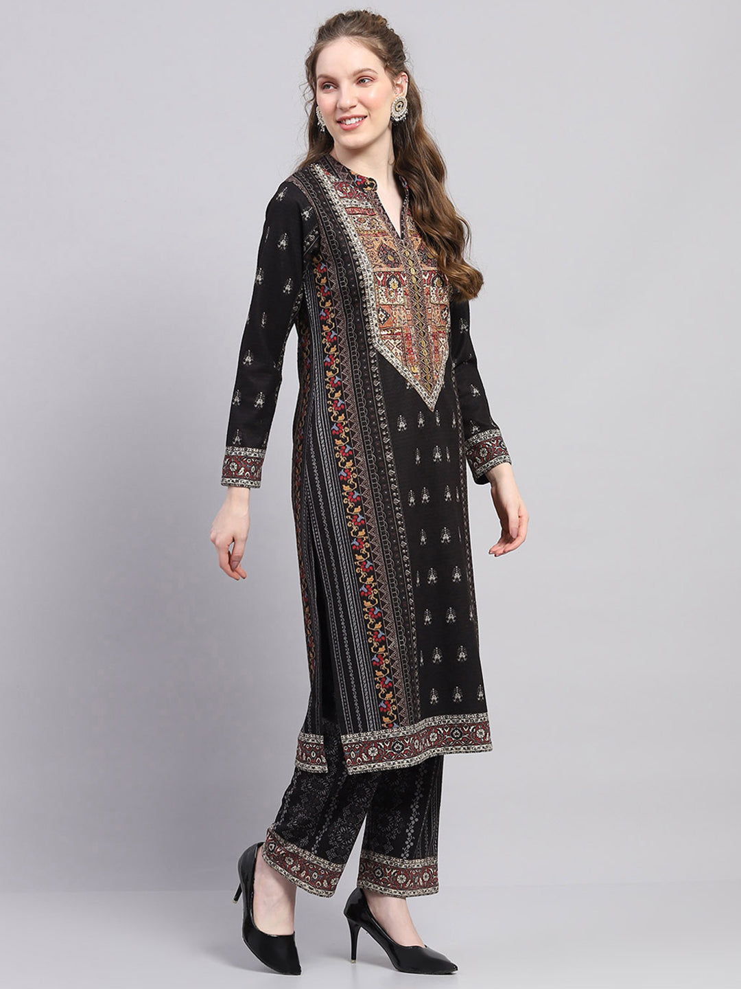 Women Black Printed Round Neck Full Sleeve Kurti Set with Stole