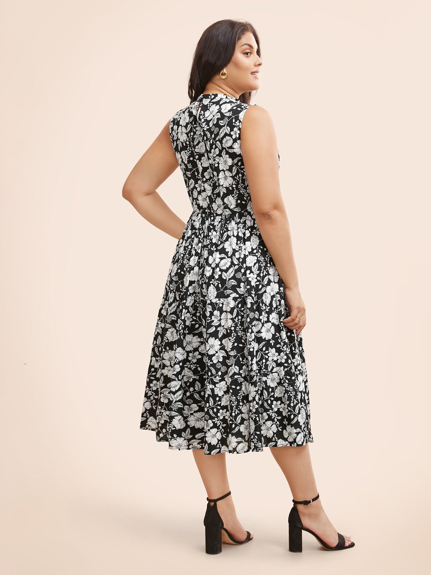 Floral Print Shirred Sleeveless Midi Dress