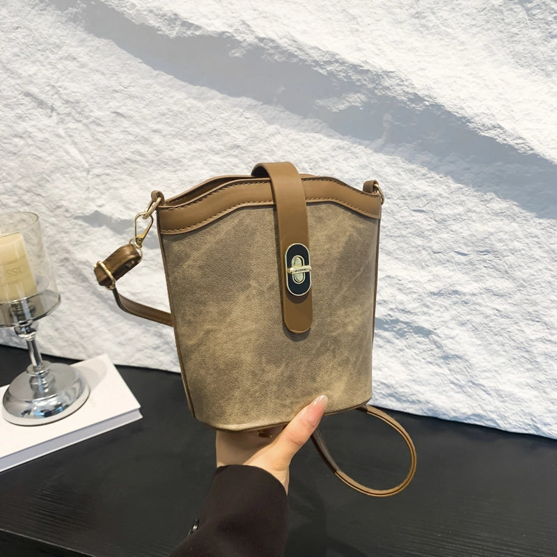 Women's Pu Leather Solid Color Streetwear Bucket Magnetic Buckle Shoulder Bag