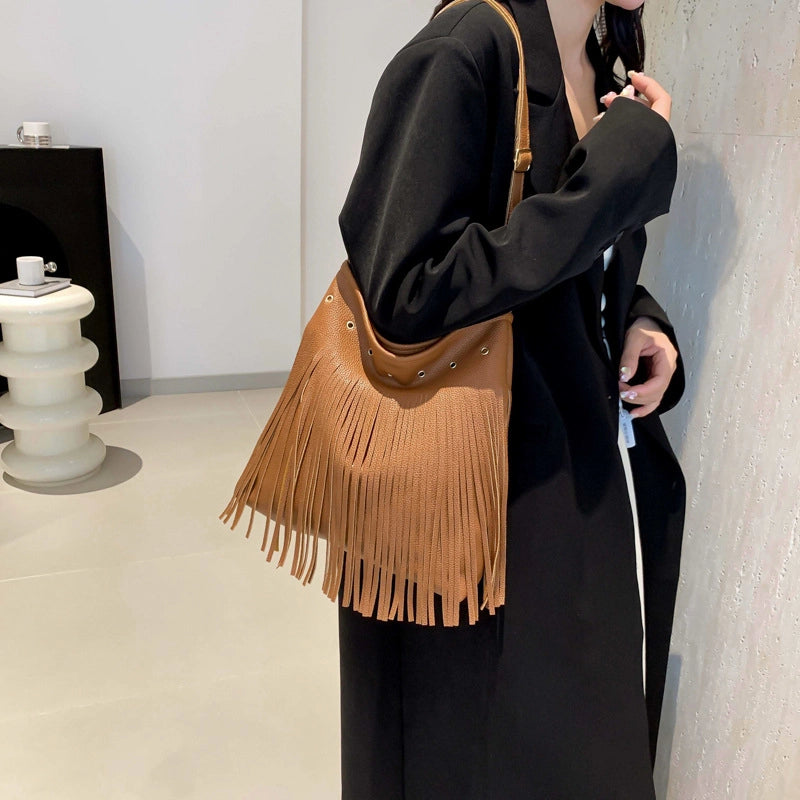 Women's Large Pu Leather Solid Color Vacation Classic Style Tassel Sewing Thread Square Magnetic Buckle Shoulder Bag