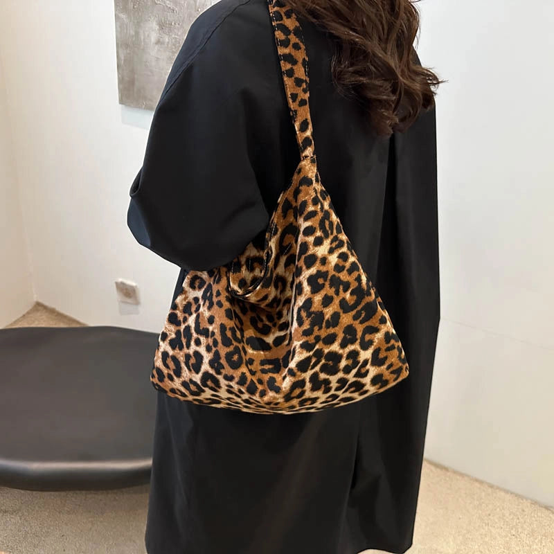 One-Shoulder Canvas Bag Female College Student  Autumn  Fashion Messenger Bag Large Capacity Western Style Niche Bag