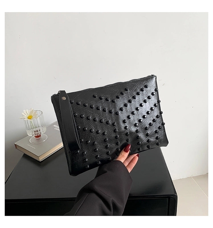 Women's Pu Leather Solid Color Classic Style Zipper Envelope Bag