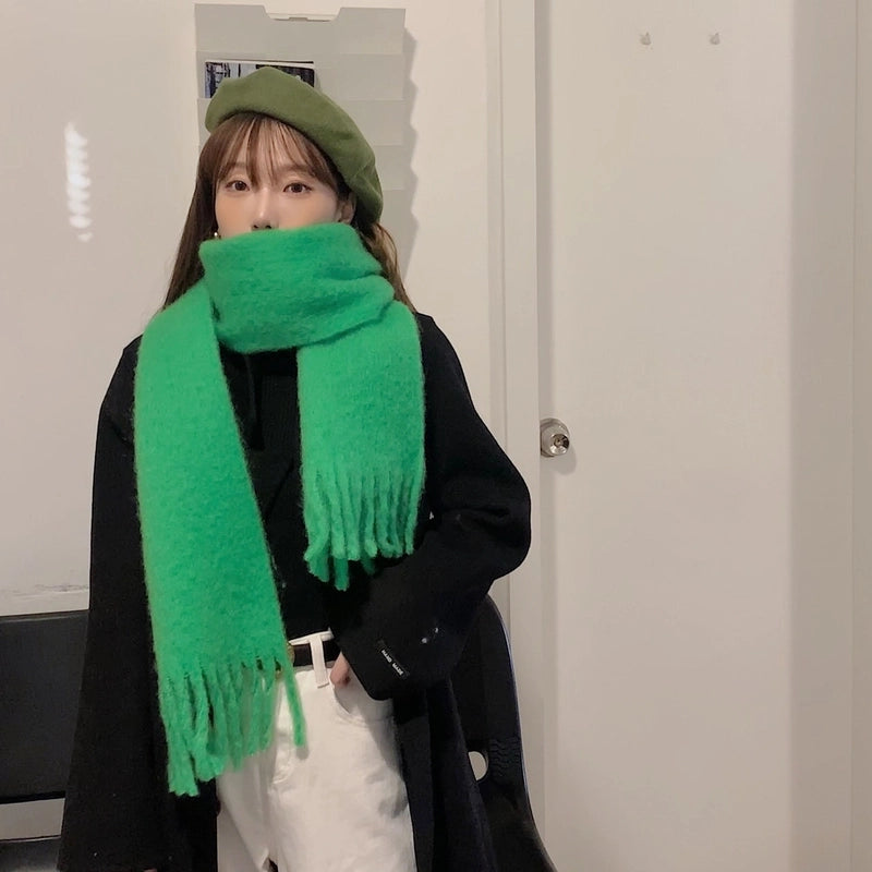 Women's Casual Minimalist Streetwear Solid Color Polyester Tassel Scarf