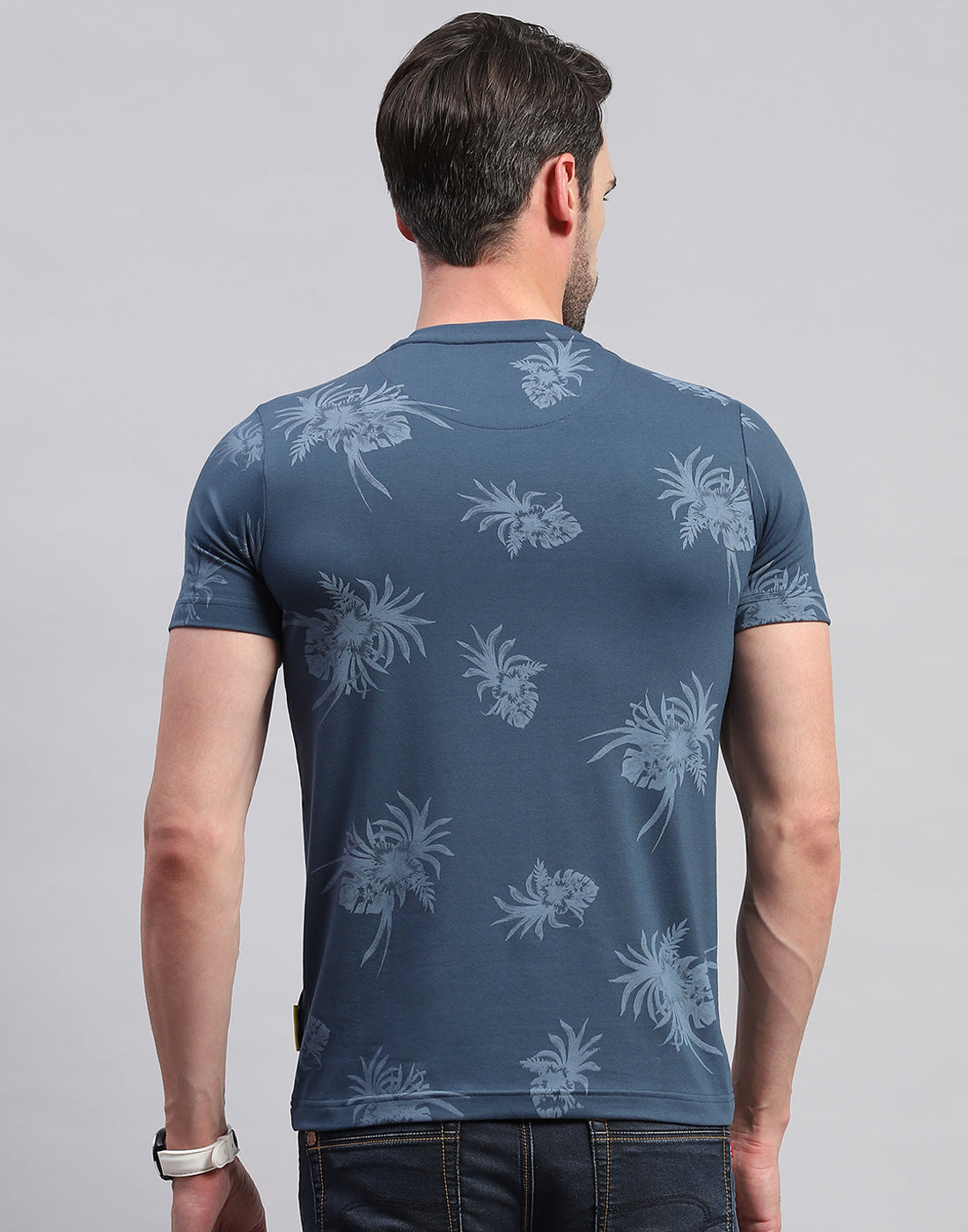 Men Blue Floral Print Round Neck Half Sleeve T-Shirt