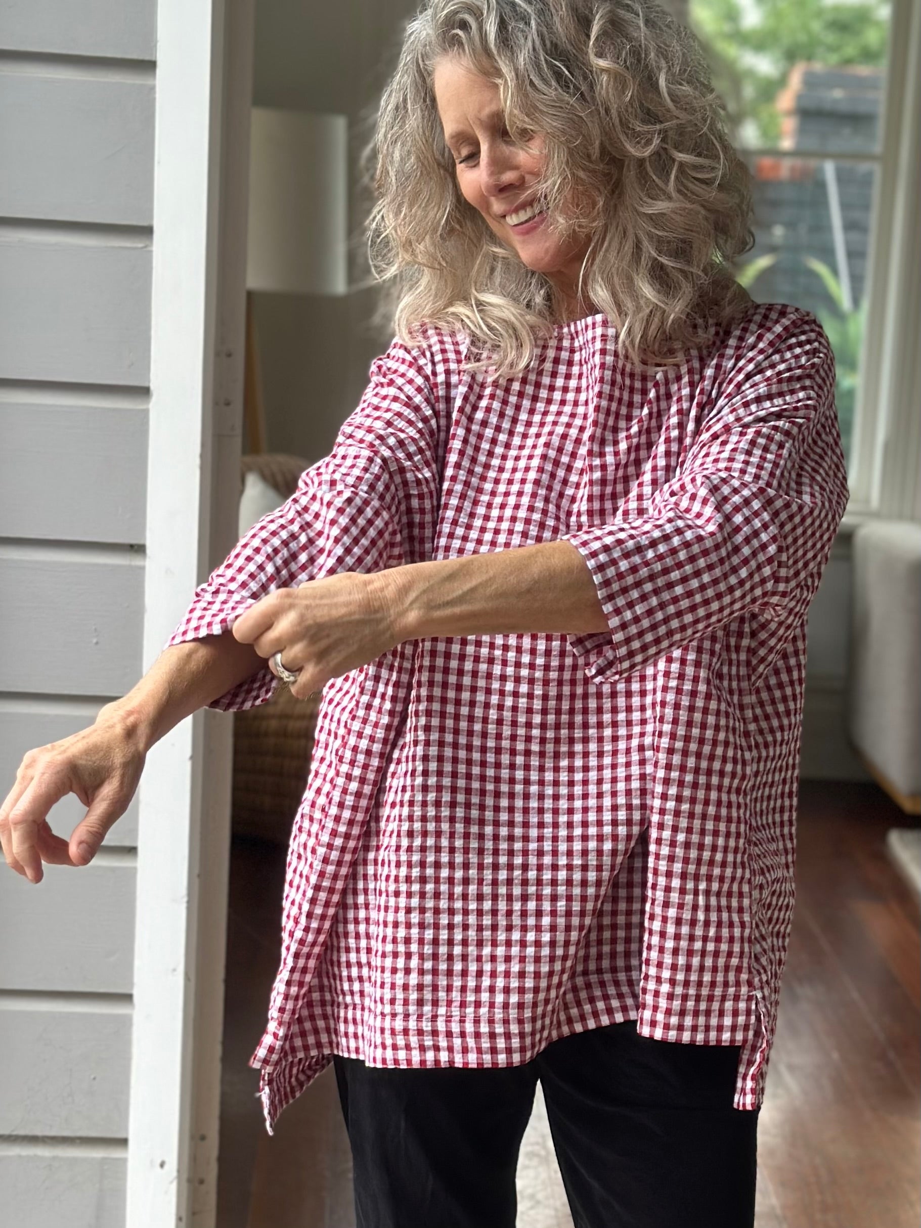 avril top - dark red gingham