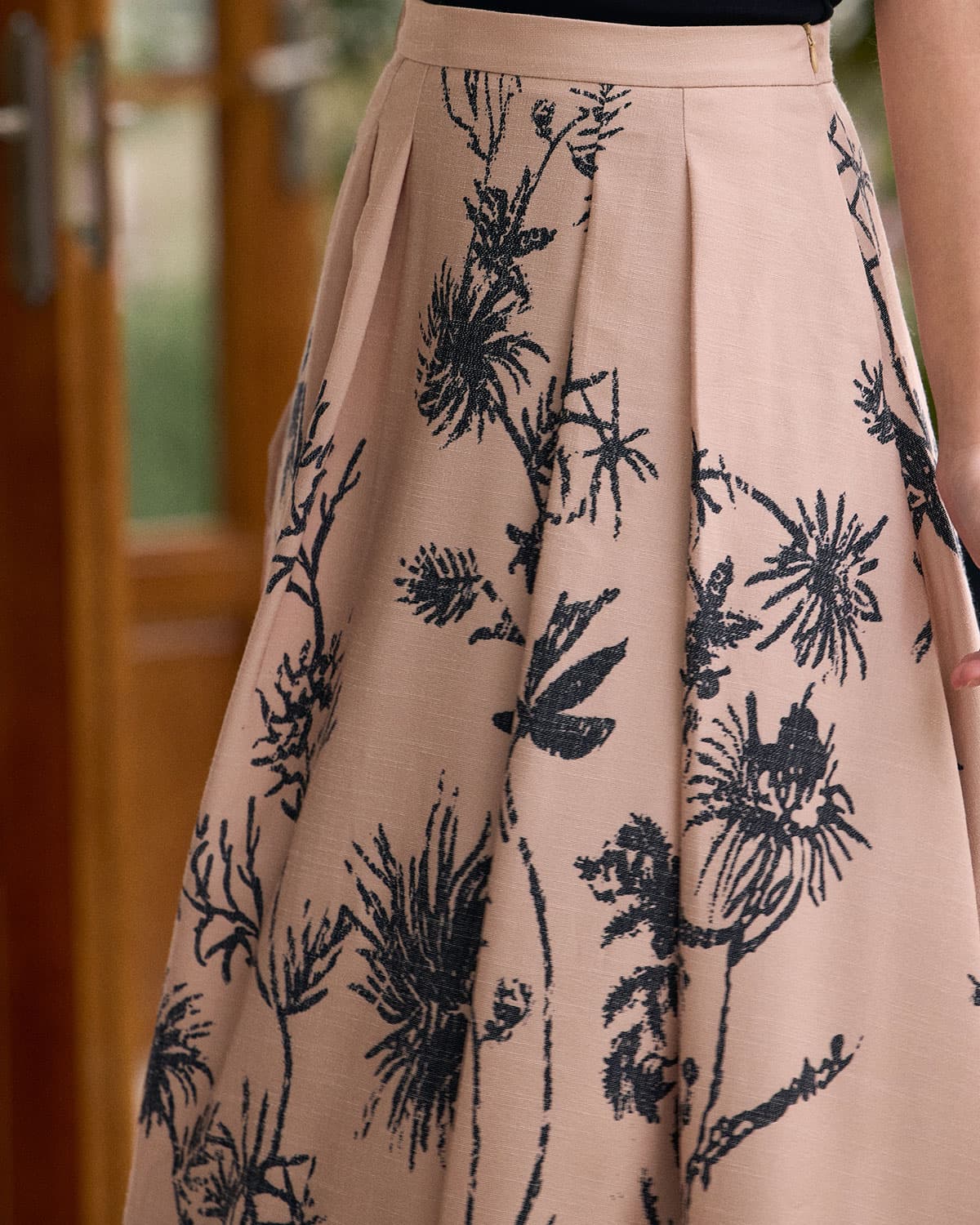 The Khaki High-waisted Floral Pleated Midi Skirt