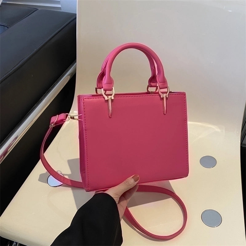 Women's Pu Leather Solid Color Vintage Style Classic Style Square Zipper Shoulder Bag