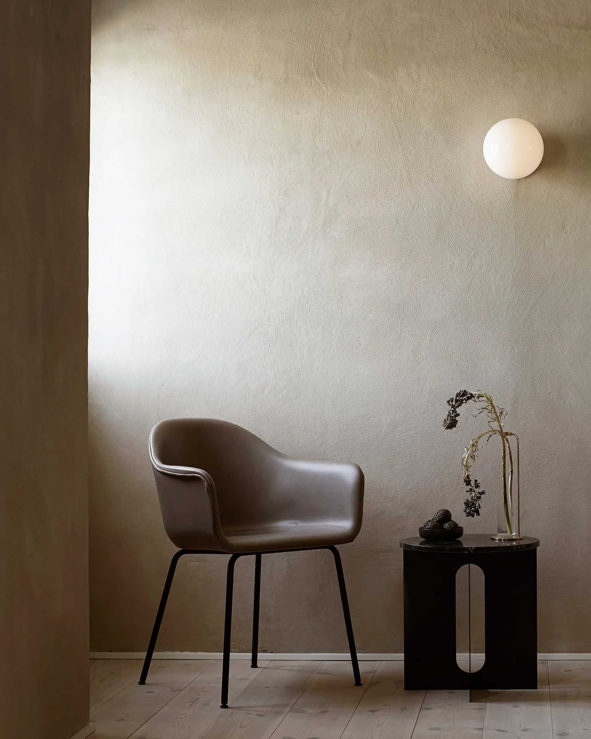 Audo Copenhagen TR Bulb ceiling/wall lamp. black/matt