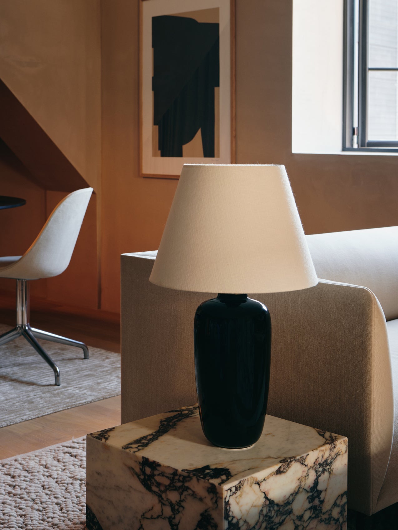 Torso Table Lamp. Black
