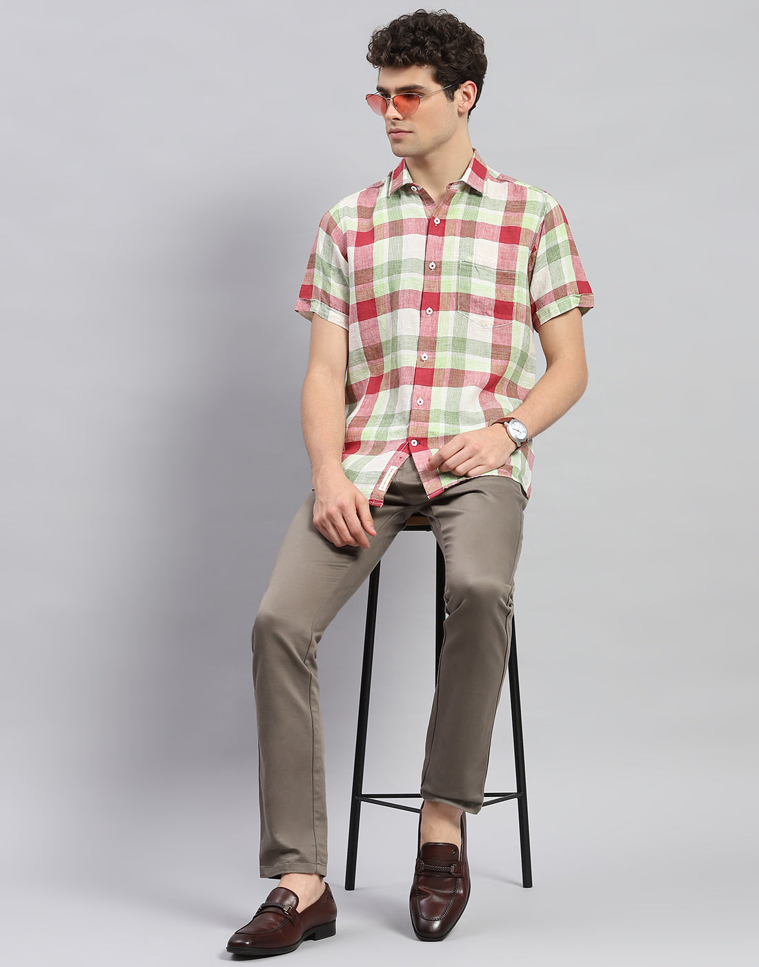 Men Red Check Collar Neck Half Sleeve Shirt