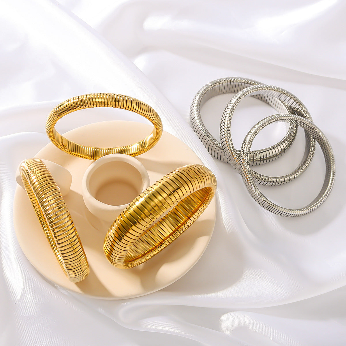Circle Stainless Steel Electroplating Bangles