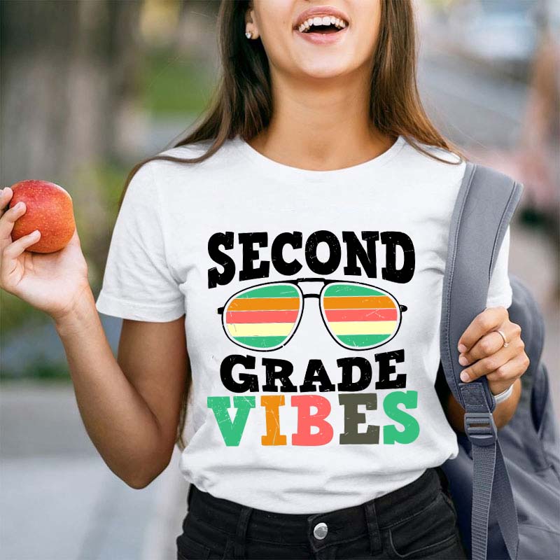 Personalized Grade Vintage Sunglasses Teacher T-Shirt