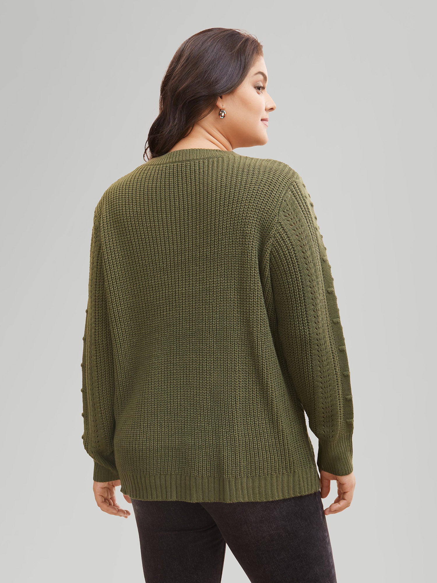 Solid Round Neck Cable Knit Pullover