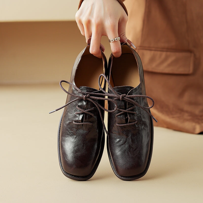 Retro Lace-Up Handmade Soft Leather Round Toe Oxford Shoes in Black/Brown