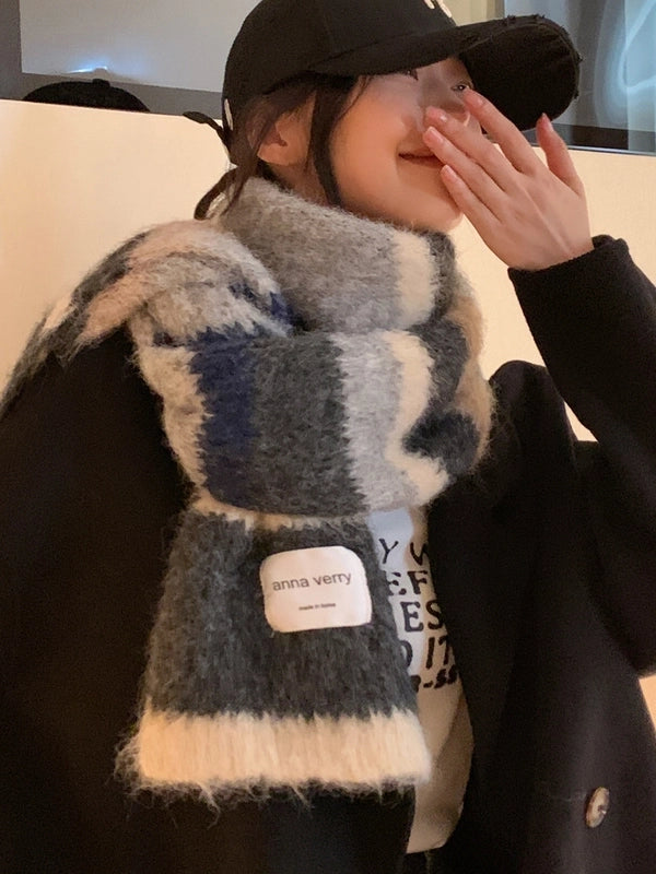 Women's Casual Princess Minimalist Stripe Polyester Scarf
