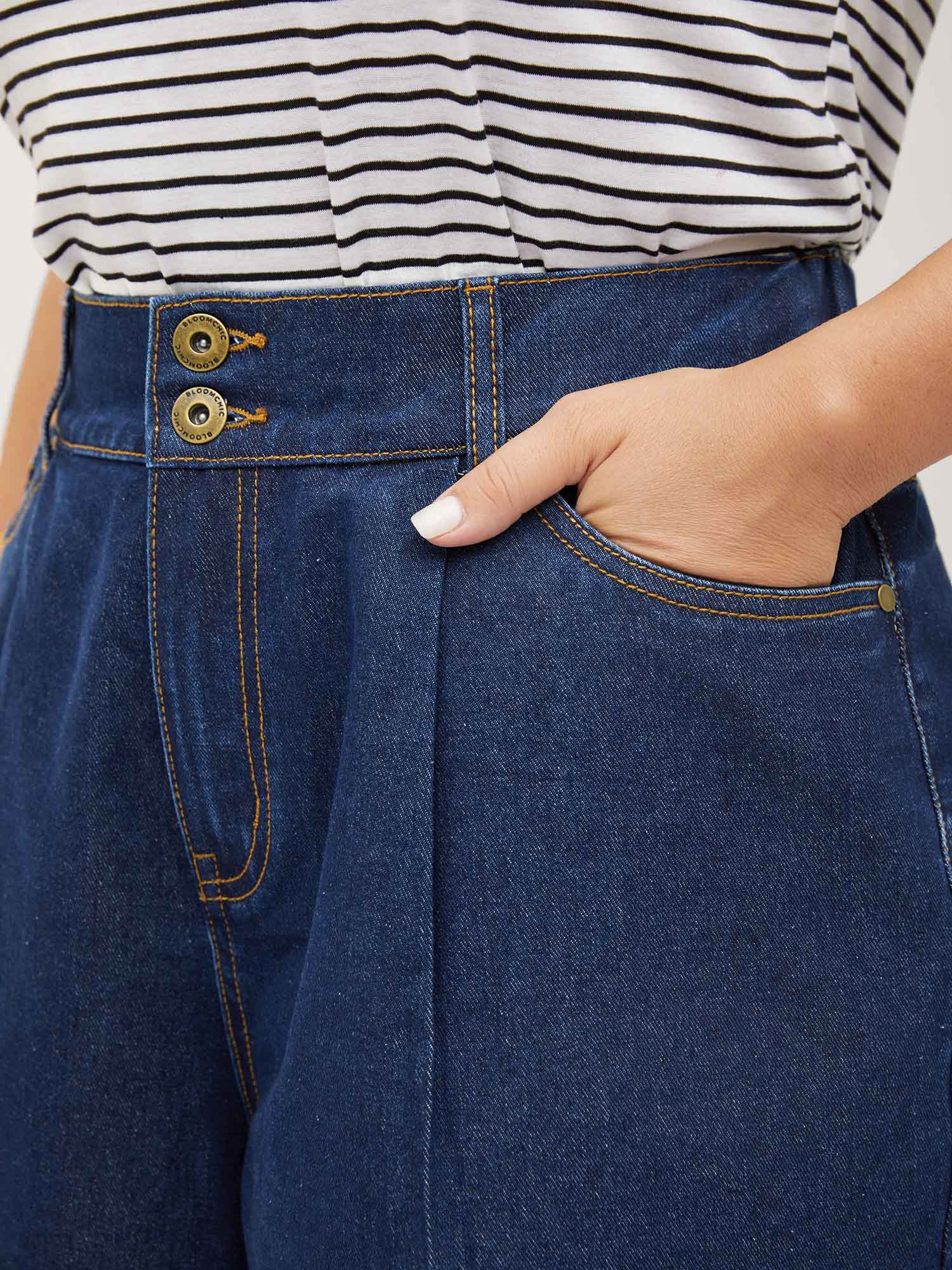 Stretchy Waist Straight-Leg Denim Shorts