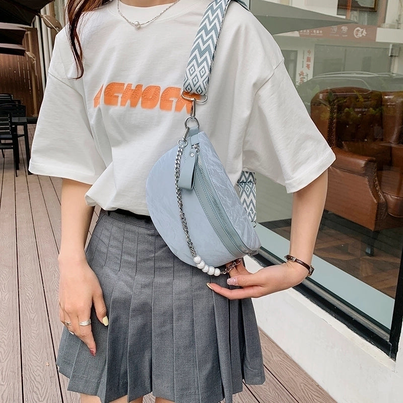 Women's Pu Leather Solid Color Punk Sewing Thread Dumpling Shape Zipper Shoulder Bag