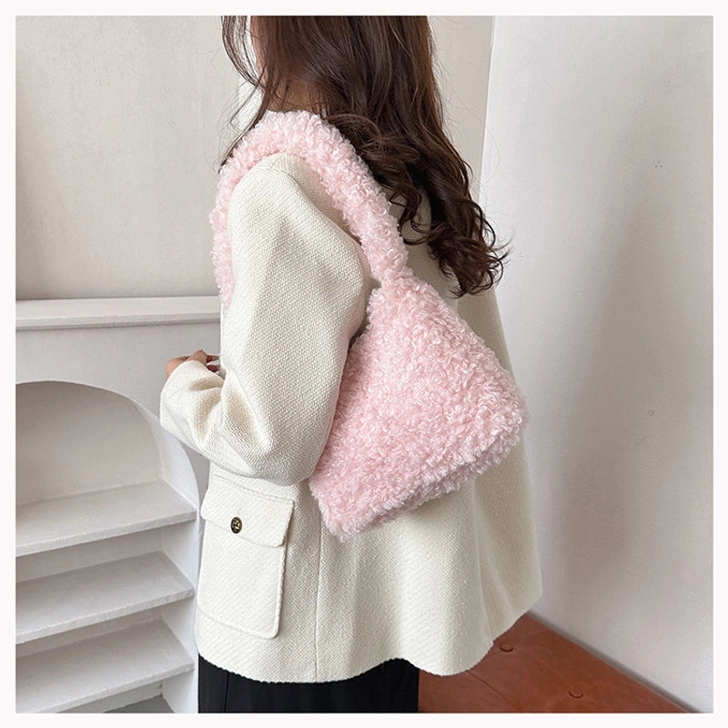 Women's Medium Plush Solid Color Streetwear Square Magnetic Buckle Shoulder Bag
