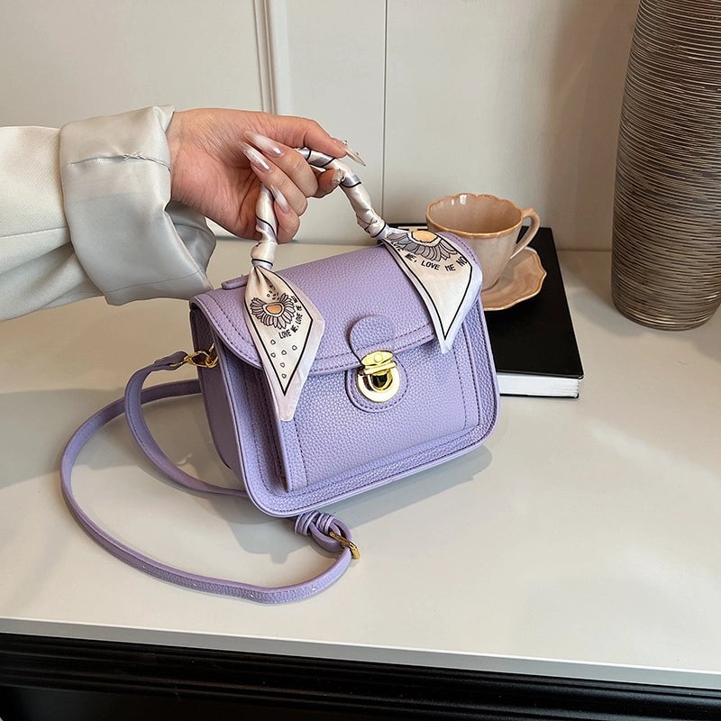 Women's Medium Pu Leather Solid Color Elegant Vintage Style Lock Clasp Crossbody Bag