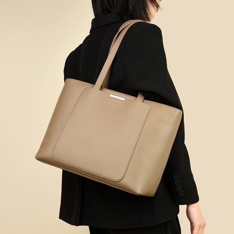 Women's Large Pu Leather Solid Color Streetwear Zipper Tote Bag