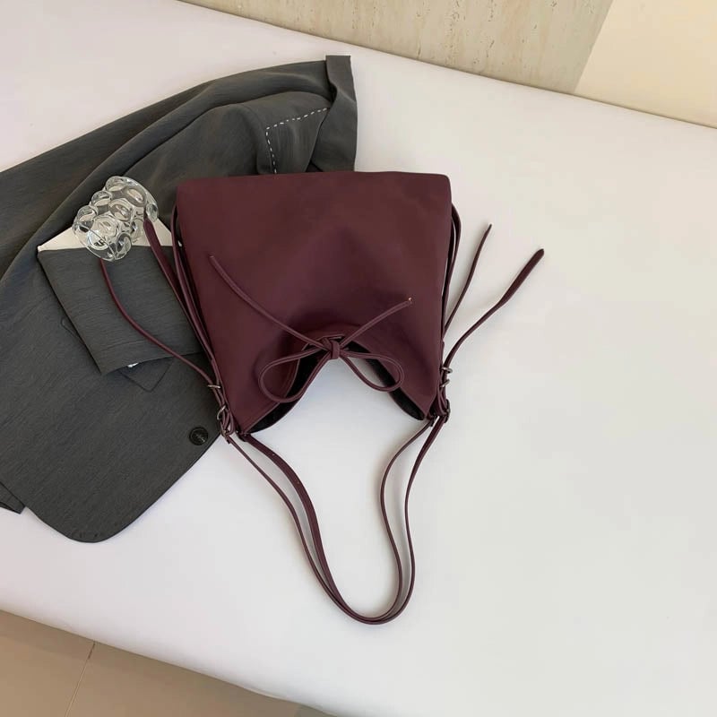 Women's Pu Leather Solid Color Classic Style Dumpling Shape Magnetic Buckle Shoulder Bag