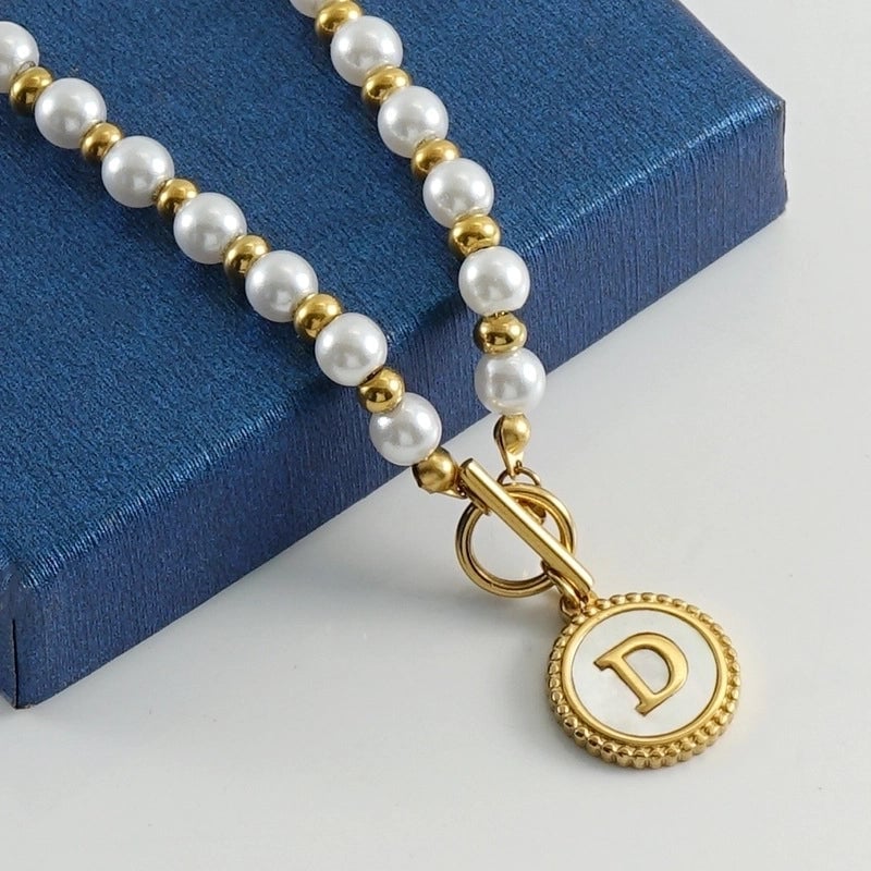 Minimalist Round Letter Imitation Pearl Titanium Steel Inlaid Shell Pendant Necklace 1 Piece