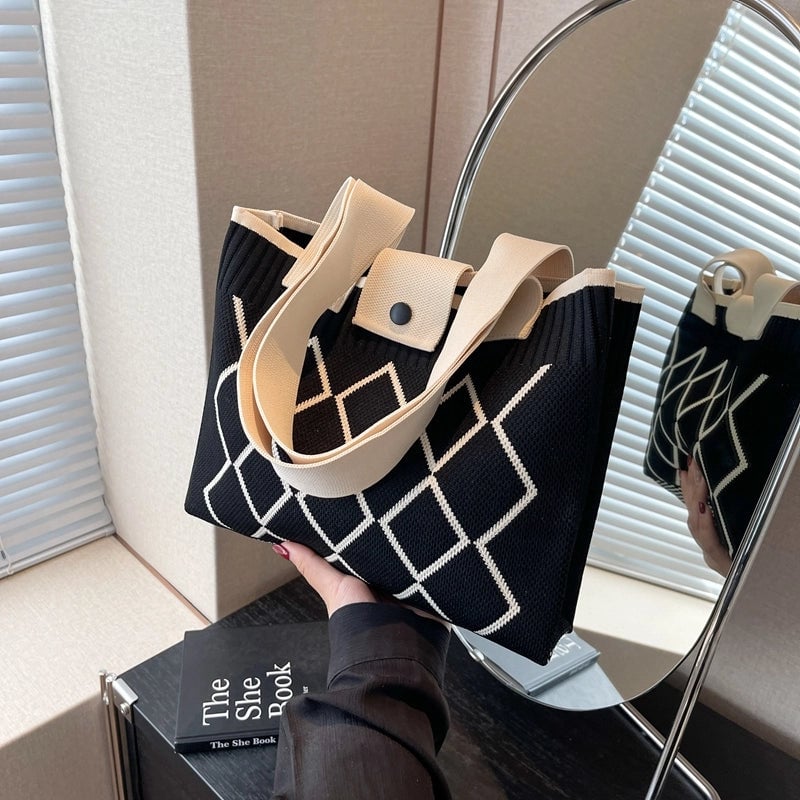 Women's All Seasons Fabric Color Block Classic Style Square Magnetic Buckle Shoulder Bag